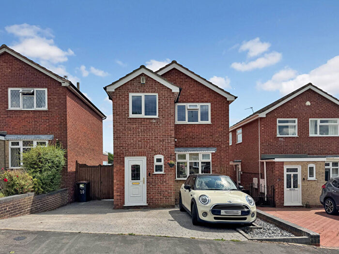 3 Bedroom Detached House For Sale In Spode Grove, Westbury Park, Newcastle-under-Lyme, ST5