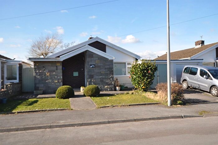 3 Bedroom Detached Bungalow For Sale In Glan Morfa, Ferryside, SA17