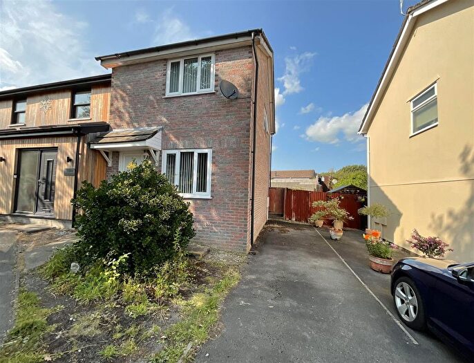 2 Bedroom Semi-Detached House For Sale In Clos Plas Isaf, Llangennech, Llanelli, SA14