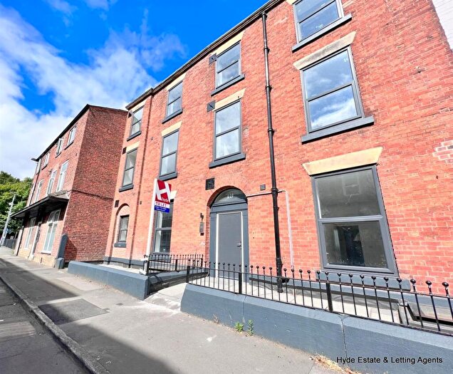 2 Bedroom Apartment To Rent In / Parsons Lane, Bury, BL9