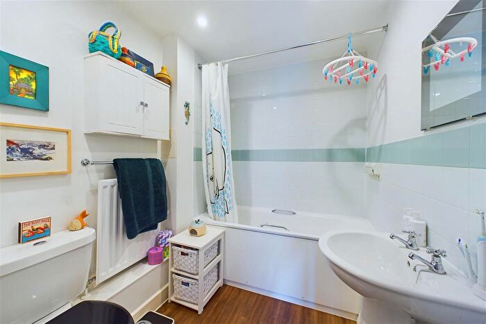 1 Bedroom Flat For Sale In Oakley House, Hotspur Street, London, SE11
