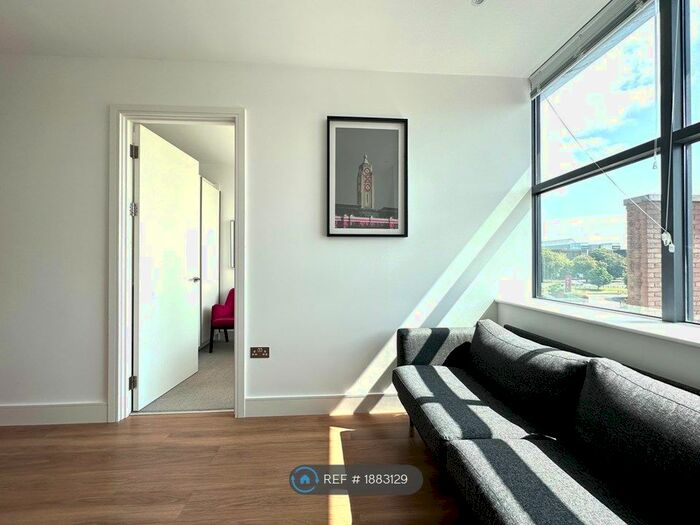 1 Bedroom Flat To Rent In Atria House, Slough, SL1