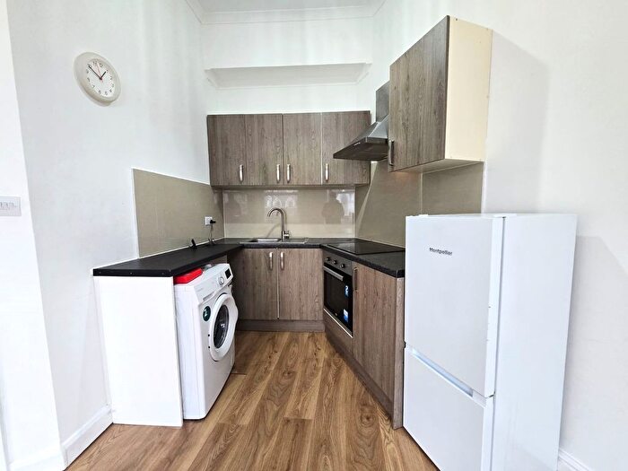 1 Bedroom Flat To Rent In Stoke Newington Road, London, N16