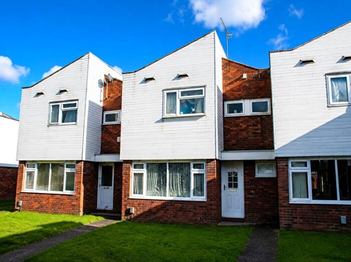 3 Bedroom Terraced House To Rent In Lulworth Close, Farnborough, Farnborough, GU14