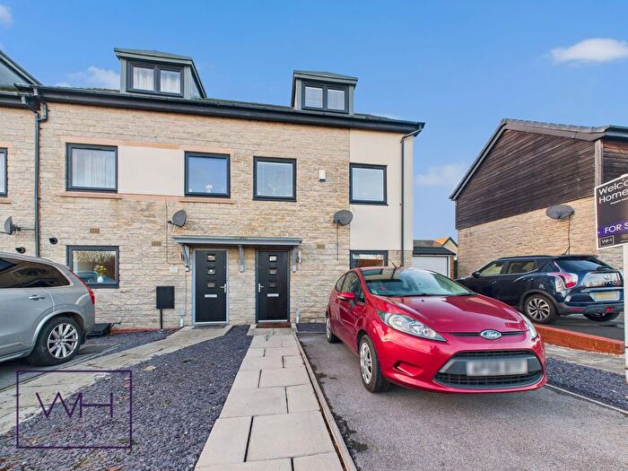 3 Bedroom End Of Terrace House For Sale In Parkway, Thurnscoe, Rotherham, S63