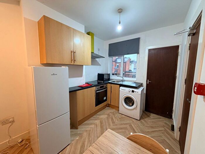 1 Bedroom Flat To Rent In A Evington Road, Leicester, LE2