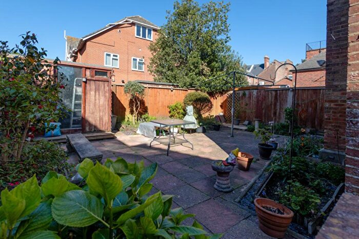 2 Bedroom Flat For Sale In Adeline Road, Bournemouth, BH5