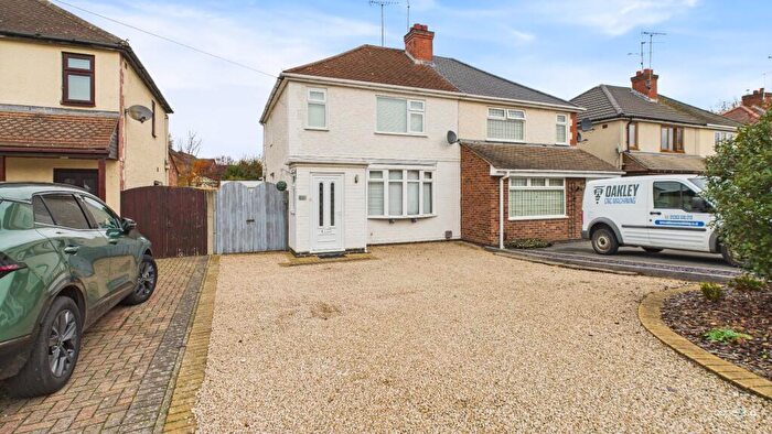 3 Bedroom Semi Detached House To Rent In Kitling Greaves Lane, Burton-On-Trent, Staffordshire, DE13