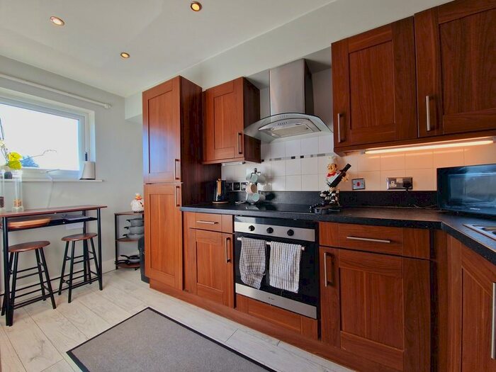 1 Bedroom Apartment To Rent In Thomas Street, Swindon, SN2