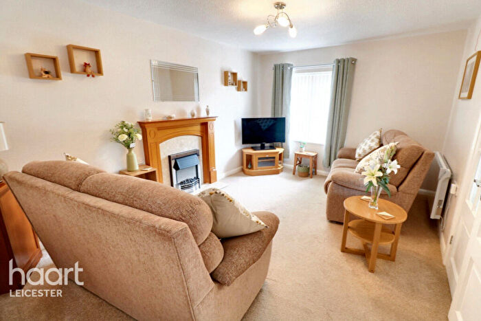 1 Bedroom Maisonette For Sale In Willow Court, Markfield, LE67