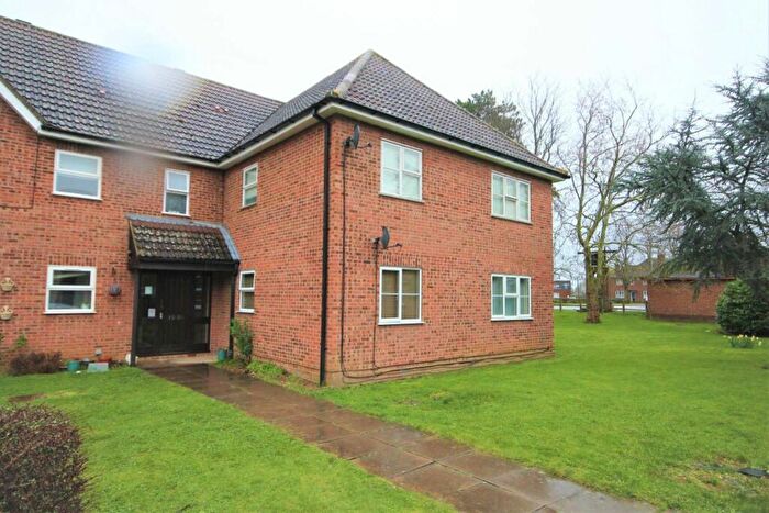 2 Bedroom Apartment To Rent In Russet Close, Stewartby, Bedfordshire, MK43