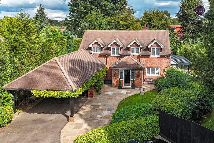 5 Bedroom Detached House To Rent In Cottage Close, Cassiobury, Watford, Hertfordshire, WD17