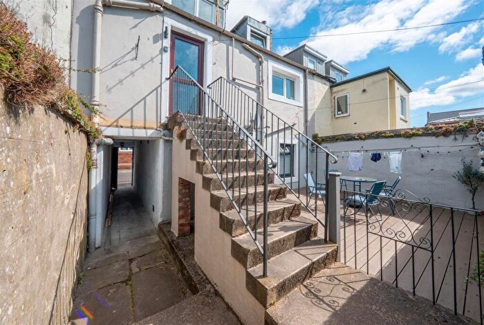2 Bedroom Maisonette For Sale In Kinnoull Causeway, Perth, PH2
