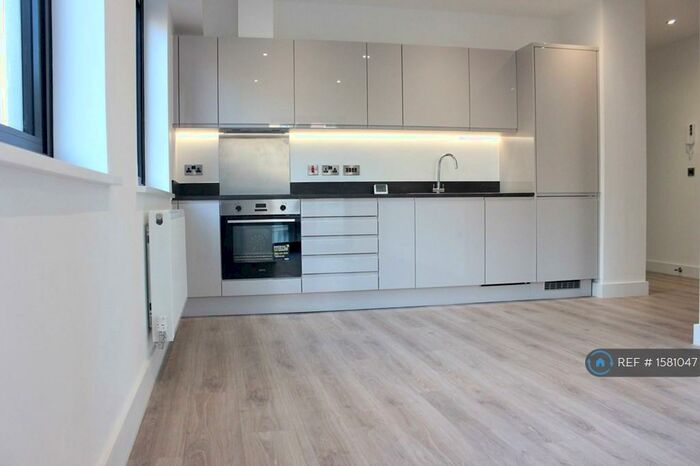 1 Bedroom Flat To Rent In Broadoaks, Solihull, B91