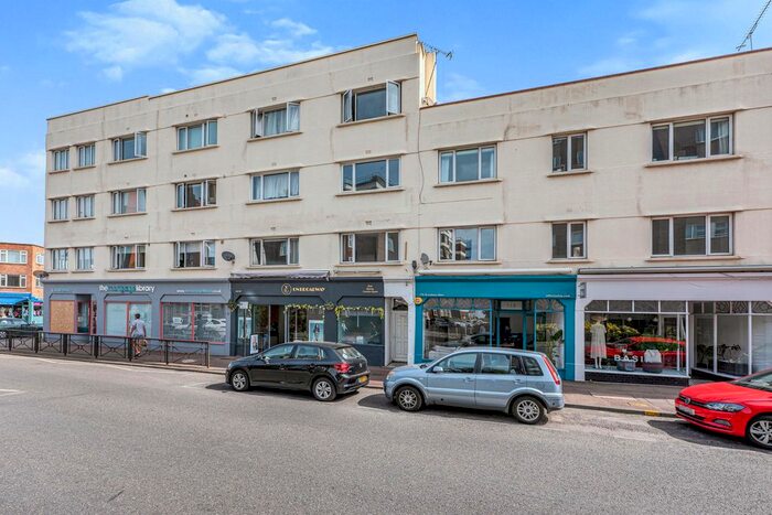 2 Bedroom Flat To Rent In Broadway West, Leigh-On-Sea, SS9