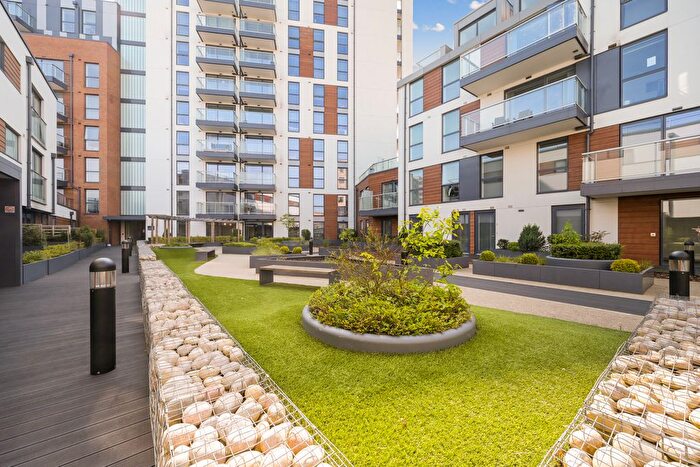 2 Bedroom Flat To Rent In Stylus Place, Hayes, UB3