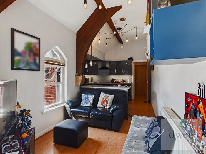 2 Bedroom Flat For Sale In Armley Lodge Road, Armley, LS12