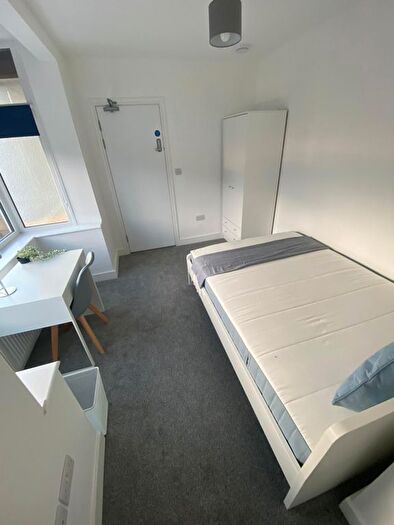 6 Bedroom Semi-Detached House To Rent In Fifth Avenue, Bristol, BS7