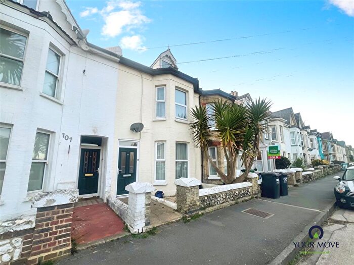1 Bedroom Flat To Rent In Bayford Road, Littlehampton, West Sussex, BN17