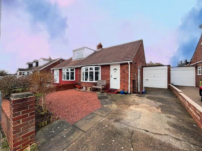 Houses for sale in Seaton Sluice, Northumberland