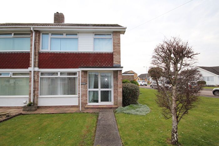 3 Bedroom Semi-Detached House For Sale In Wrenmoor Close, Bridgwater, TA6