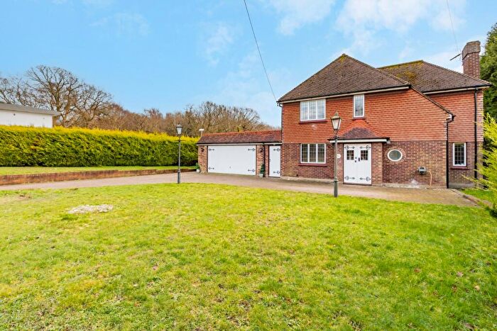 4 Bedroom Detached House For Sale In Pear Tree Lane, Shorne, Gravesend, DA12