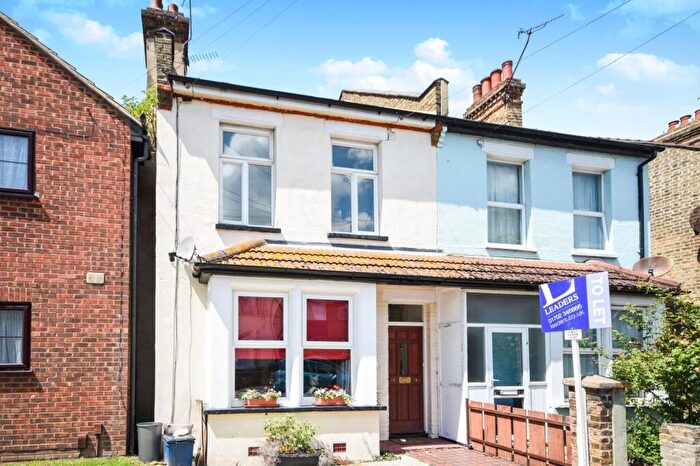 2 Bedroom Flat To Rent In Stromness Road, Southend-On-Sea, SS2