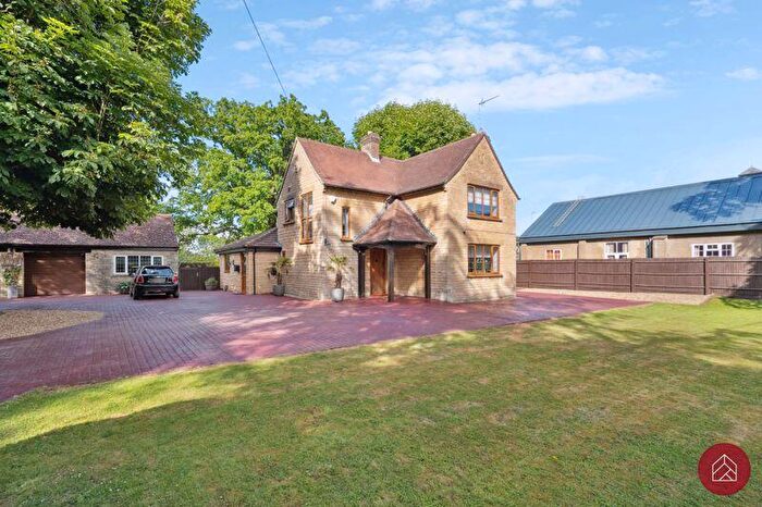 4 Bedroom Detached House For Sale In Bicester Road, Bicester, OX26