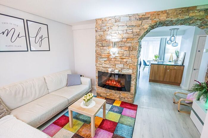 3 Bedroom Terraced House For Sale In Annalee Road, South Ockendon, RM15