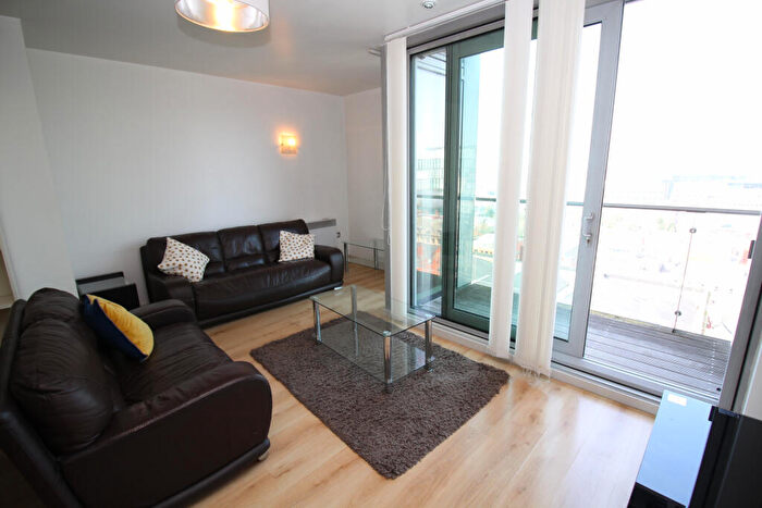 2 Bedroom Apartment To Rent In Great Northern Tower, Watson Street, Manchester, M3