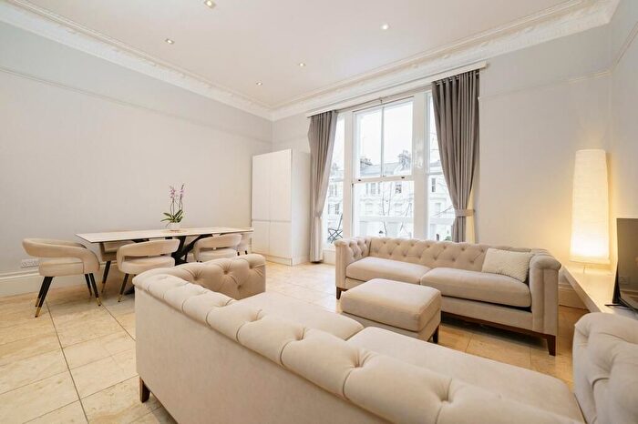 1 Bedroom Flat To Rent In Palace Gardens Terrace, W8