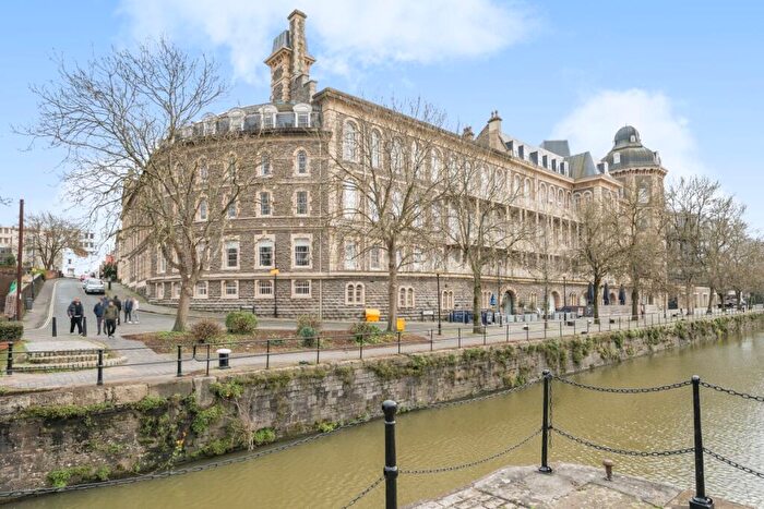 3 Bedroom Flat To Rent In Guinea Street Bristol, BS1