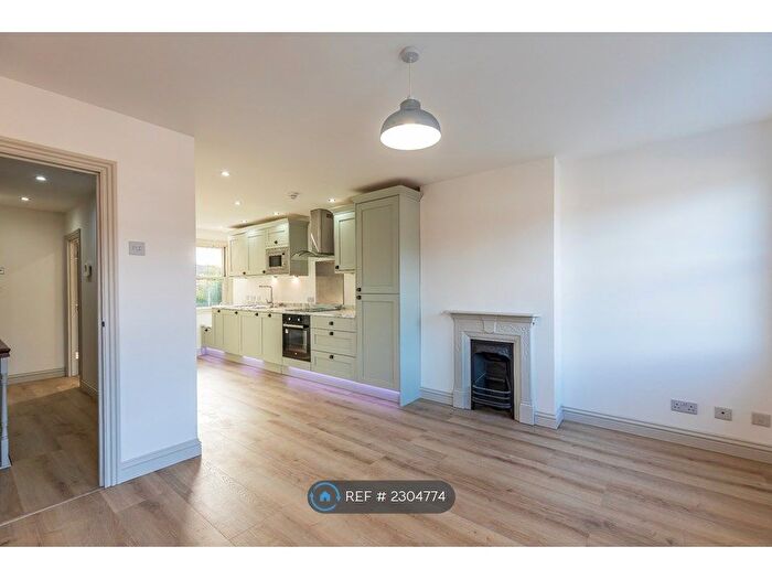 3 Bedroom Maisonette To Rent In Bridge Road, Uxbridge, UB8