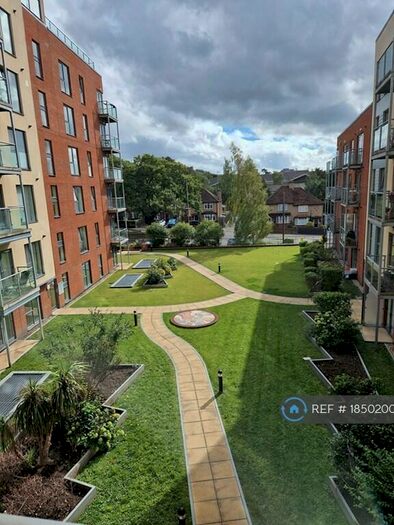 2 Bedroom Flat To Rent In Midland Road, Hemel Hempstead, HP2