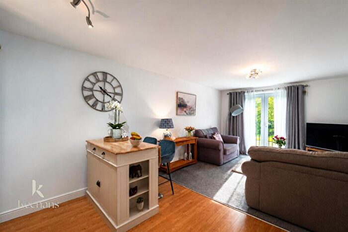 2 Bedroom Apartment For Sale In Clough Gardens, Haslingden, Rossendale, BB4