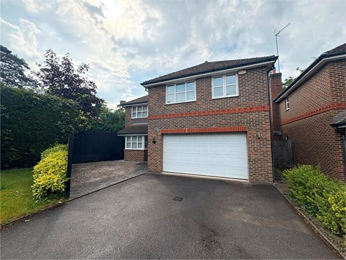 5 Bedroom Detached House To Rent In Dundaff Close, Camberley, Surrey, GU15