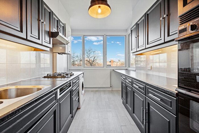 4 Bedroom Flat To Rent In Raynham, Norfolk Crescent, W2