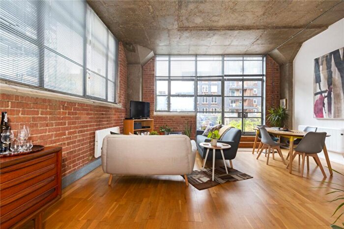 2 Bedroom Apartment To Rent In Wenlock Road, London, N1