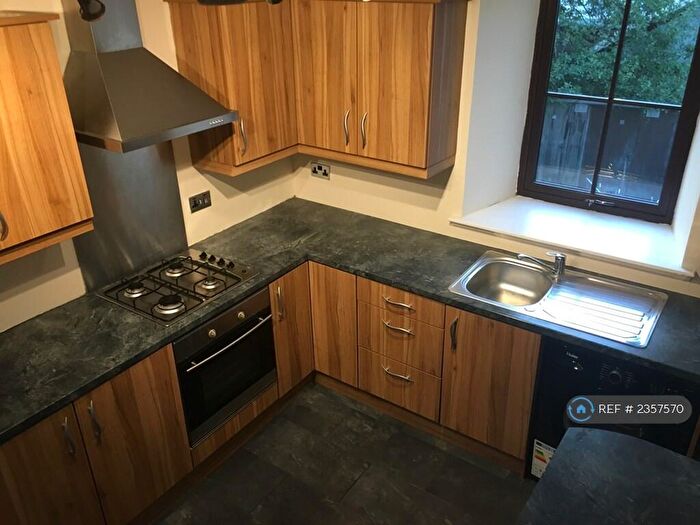 3 Bedroom Flat To Rent In High Street, Errol, PH2