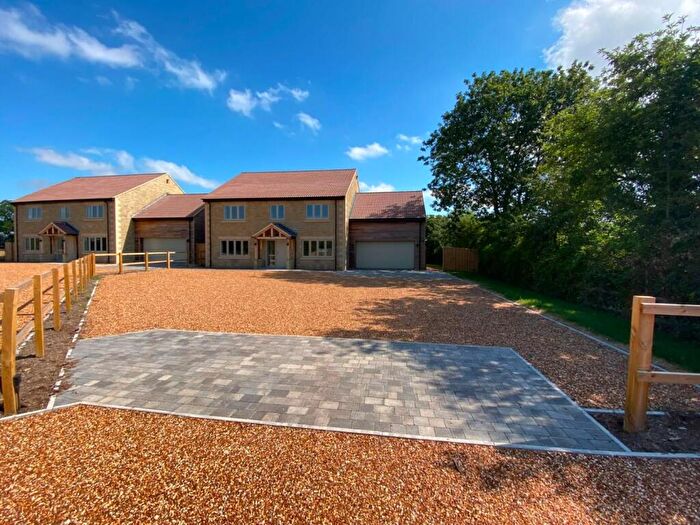 4 Bedroom House To Rent In Frome Road, Southwick, BA14