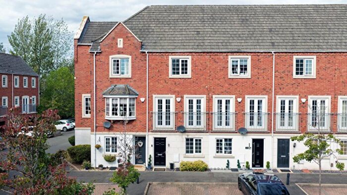 4 Bedroom Terraced House For Sale In Donnington Court, Dudley, DY1