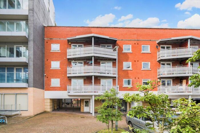 2 Bedroom Flat To Rent In Bruford Court, Deptford, London, SE8