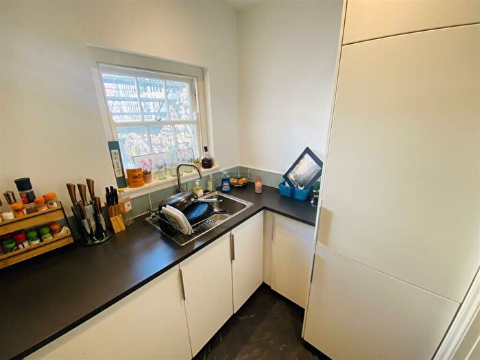 1 Bedroom Flat To Rent In B Freeland Place, Bristol, PC02