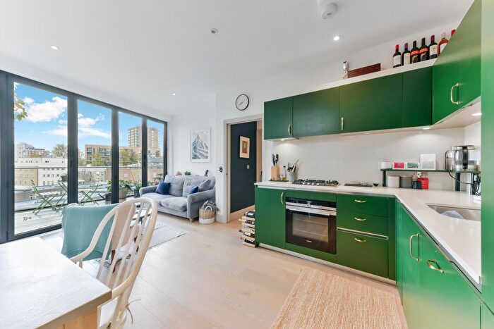2 Bedroom Flat For Sale In York Road, SW11