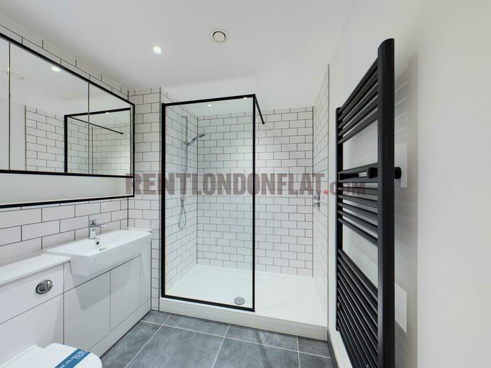 1 Bedroom Flat To Rent In East Drive, Colindale, &#; Studio Flat, NW9