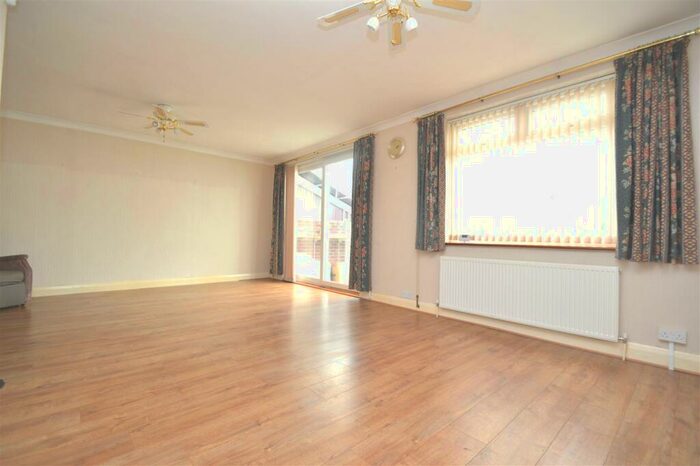 2 Bedroom Semi-Detached Bungalow For Sale In Peaketon Avenue, Redbridge, IG4