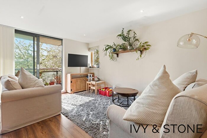 1 Bedroom Flat For Sale In Galaxy Building, Crews Street, London, Greater London, E14