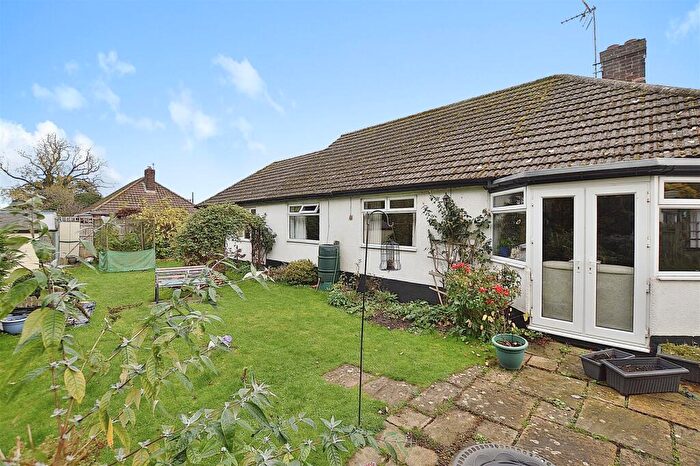 3 Bedroom Detached Bungalow For Sale In Glenbrook, North Road, Tattershall Thorpe, LN4