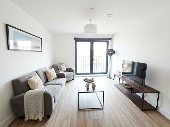 1 Bedroom Flat To Rent In Vauxhall, L3