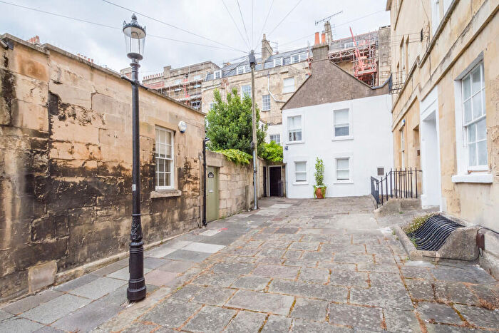 2 Bedroom Flat To Rent In Barton Buildings, Bath, BA1